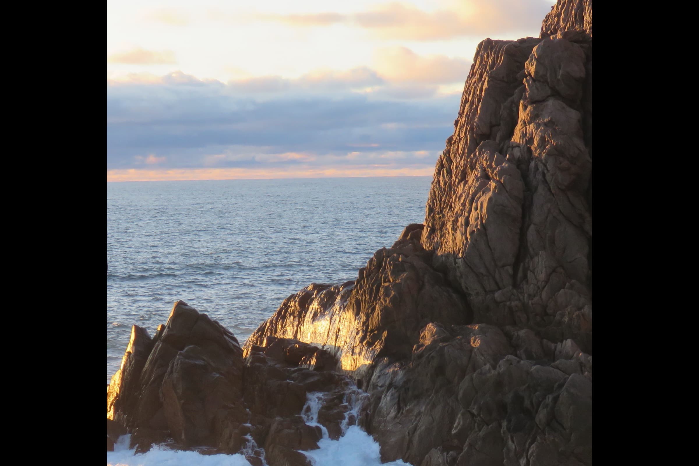 延加普附近 Sugarloaf Rock 的日落