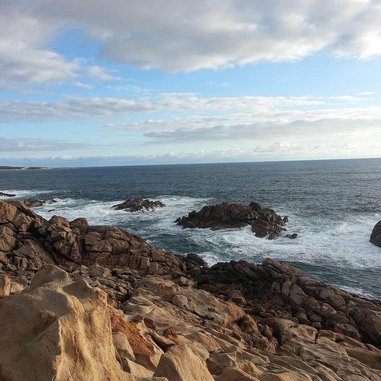 另一角度的 Canal Rocks,可见尺度感