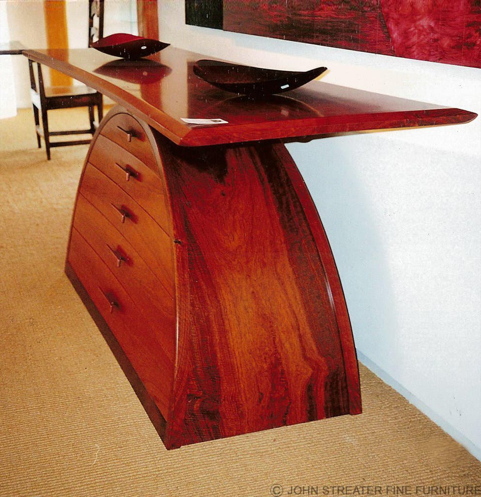 Curved Console