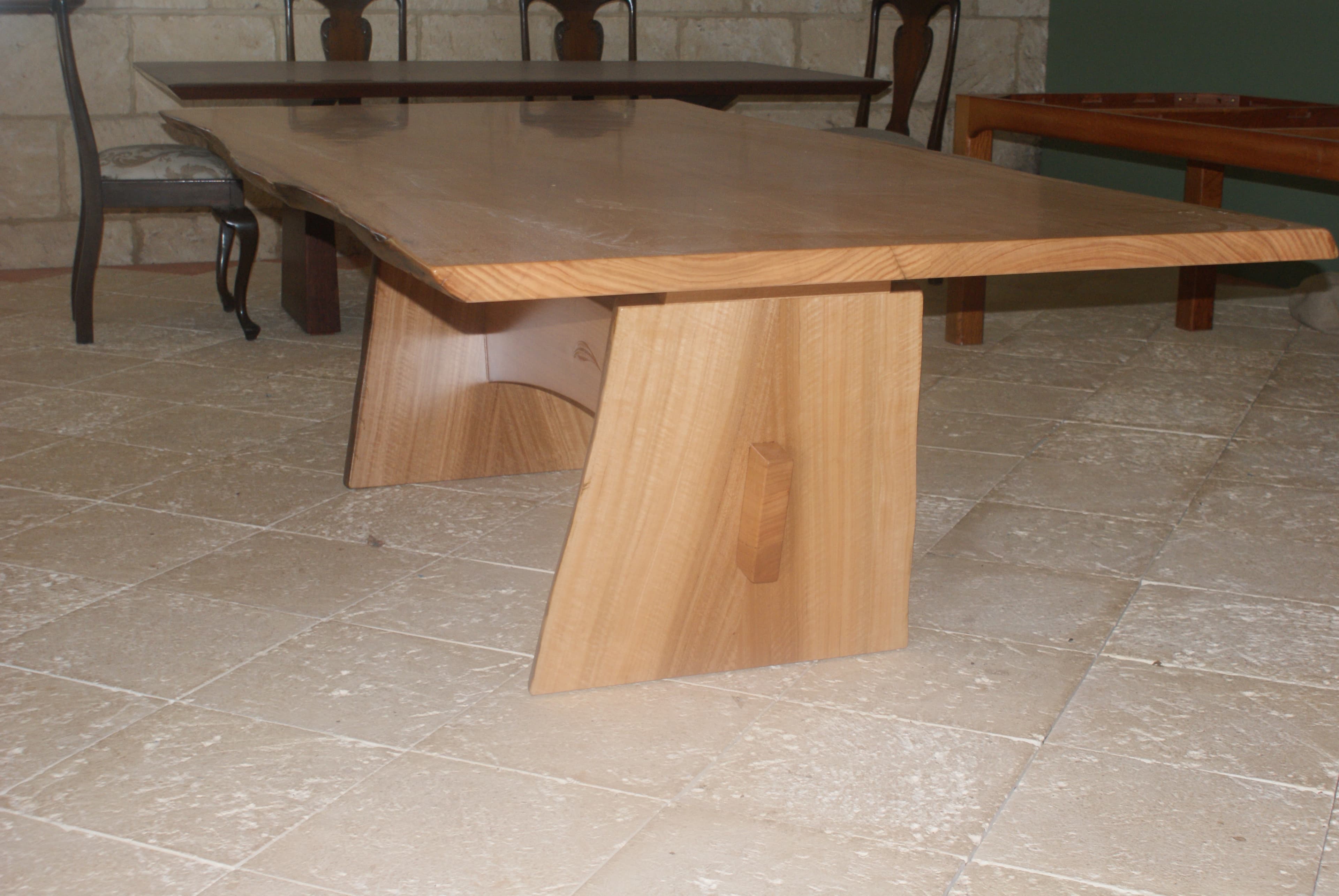 Sculpted Trestle Dining