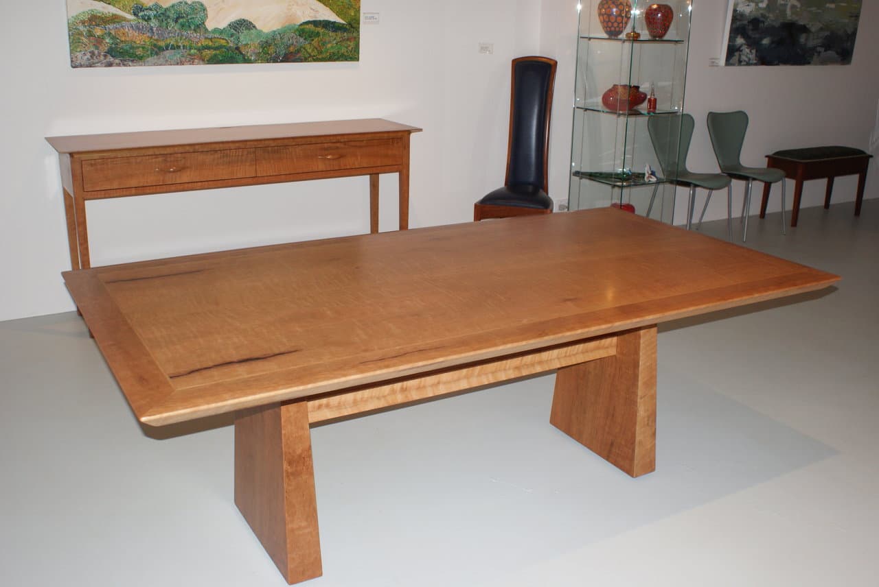 Twin-Pillar Dining + Sideboard